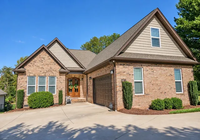Single family home for sale at 213 Nanie Myree Ln, Wellford, SC 29385 | MLS# SPN342865