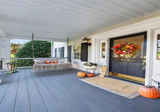 Photo 3 of Single family home for sale at 215 Coburn Dr, Spartanburg, SC 29302 | MLS# SPN342866 | Listing updated on 2026-10-18