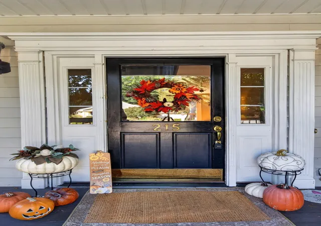 Photo 4 of Single family home for sale at 215 Coburn Dr, Spartanburg, SC 29302 | MLS# SPN342866 | Listing updated on 2026-10-18