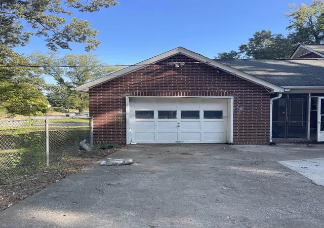 Photo 3 of Single family home for sale at 502 E Franklin St, Anderson, SC 29624 | MLS# SPN342871 | Listing updated on 2026-10-16