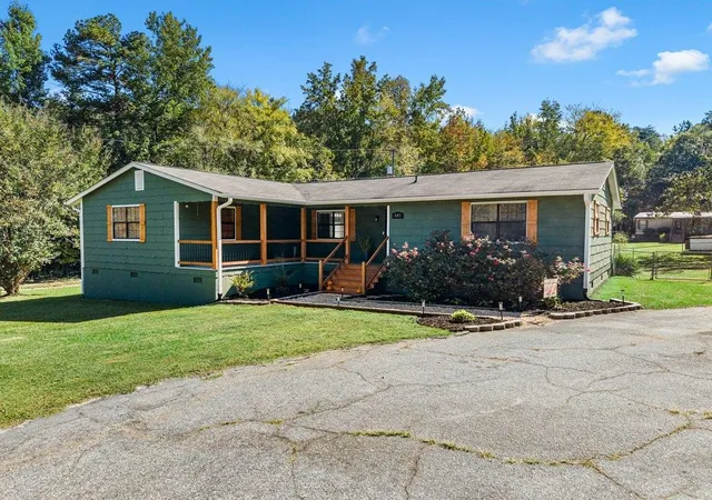 Photo 1 of Single family home for sale at 807 Glenn Springs Rd, Pacolet, SC 29372 | MLS# SPN342875 | Listing updated on 2026-10-18