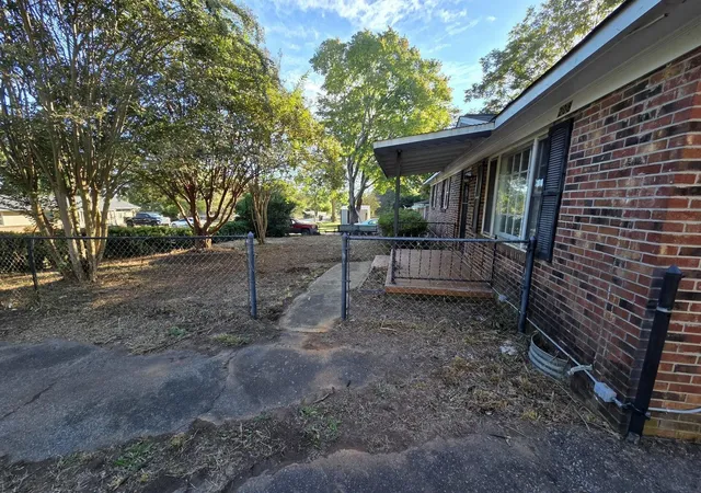 Photo 1 of Single family home for sale at 208 Skyline Rd, Greer, SC 29651 | MLS# SPN342901 | Listing updated on 2026-10-18