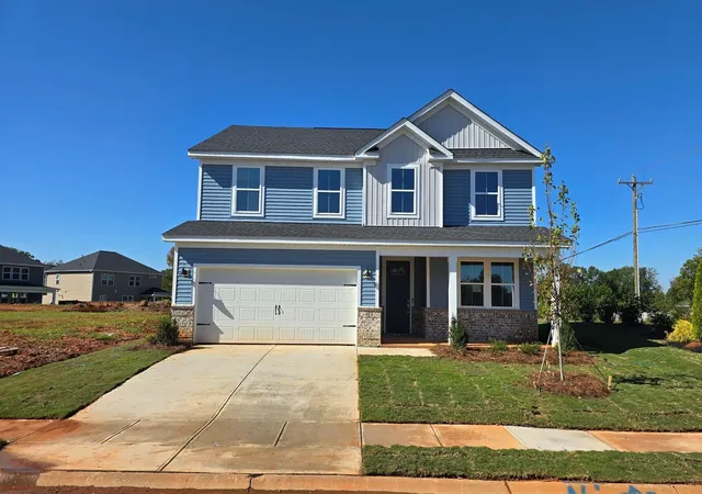 Single family home for sale at 1308 Fox Holw Dr, Spartanburg, SC 29303 | MLS# SPN342906