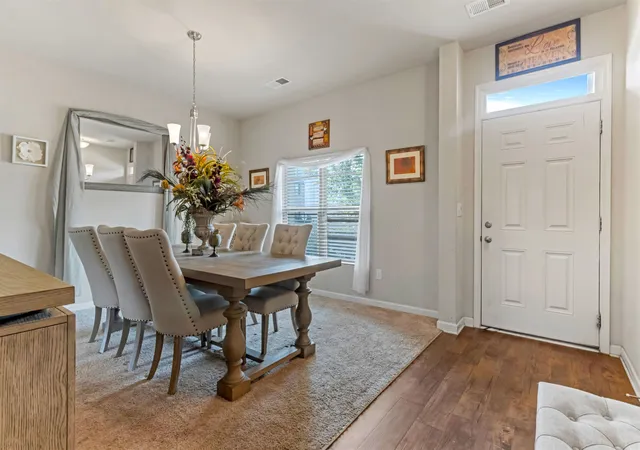 Photo 3 of Single family home for sale at 200 Elmhaven Dr, Simpsonville, SC 29681 | MLS# SPN342914 | Listing updated on 2026-10-20