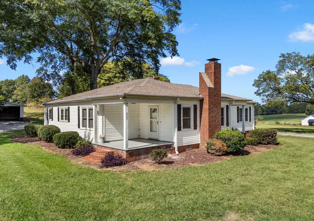 Photo 2 of Single family home for sale at 775 Dickson Rd, Campobello, SC 29322 | MLS# SPN342940 | Listing updated on 2026-10-21