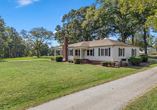Photo 4 of Single family home for sale at 775 Dickson Rd, Campobello, SC 29322 | MLS# SPN342940 | Listing updated on 2026-10-21