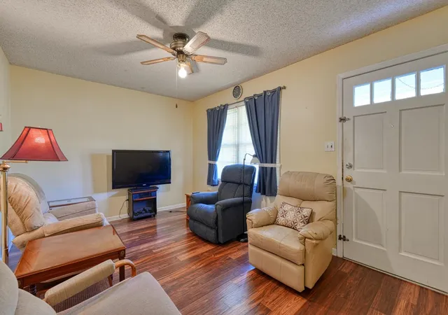 Photo 2 of Single family home for sale at 120 Sunnydale Cir, Spartanburg, SC 29303 | MLS# SPN342981 | Listing updated on 2026-10-28