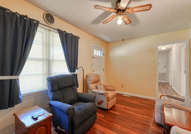 Photo 4 of Single family home for sale at 120 Sunnydale Cir, Spartanburg, SC 29303 | MLS# SPN342981 | Listing updated on 2026-10-28