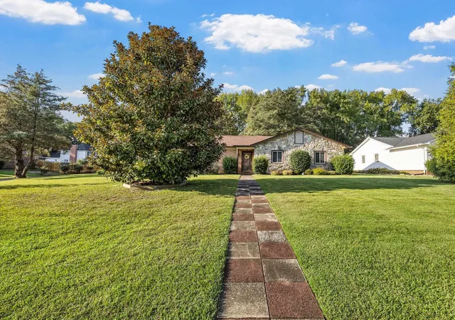Photo 2 of Sale Pending at 206 Stratford Rd, Moore, SC 29369 | MLS# SPN343008 | Listing updated on 2026-10-29