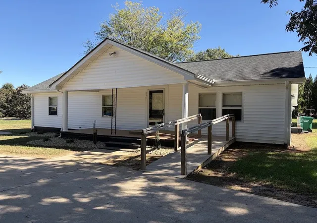 Photo 1 of Single family home for sale at 356 Whelchel Rd, Gaffney, SC 29341 | MLS# SPN343052 | Listing updated on 2026-10-29