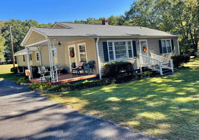 Photo 4 of Single family home for sale at 1007 Thomas Rd, Spartanburg, SC 29302 | MLS# SPN343055 | Listing updated on 2026-10-24