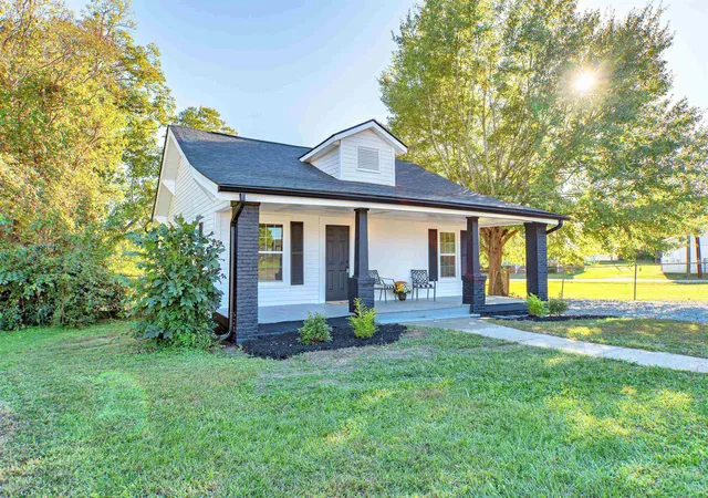Single family home for sale at 1806 Cherokee Ave, Gaffney, SC 29340 | MLS# SPN343066