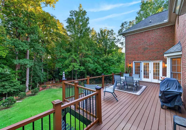 Photo 4 of Single family home for sale at 833 Oakcrest Rd, Spartanburg, SC 29301 | MLS# SPN343077 | Listing updated on 2026-10-25