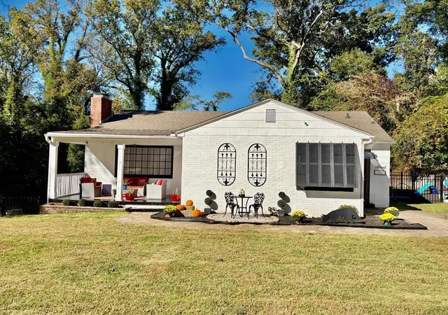 Photo 2 of Single family home for sale at 108 E Crescent Rd, Spartanburg, SC 29301 | MLS# SPN343083 | Listing updated on 2026-10-28