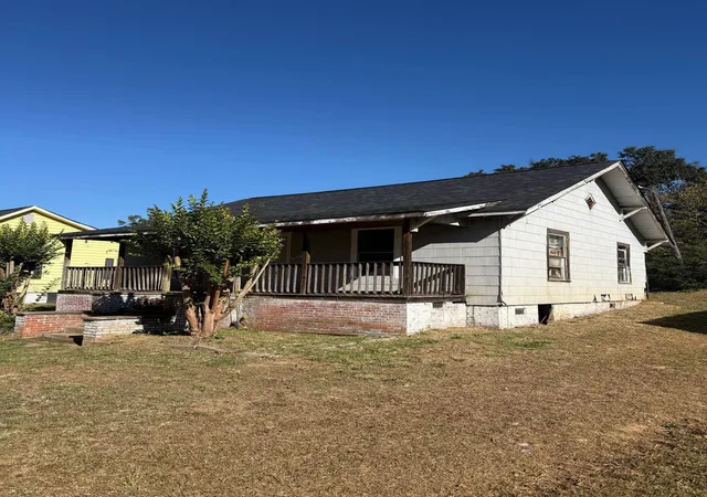 Photo 1 of Single family home for sale at 327 Woodruff St, Woodruff, SC 29388 | MLS# SPN343088 | Listing updated on 2026-10-25