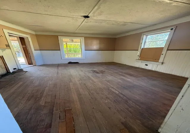Photo 4 of Single family home for sale at 327 Woodruff St, Woodruff, SC 29388 | MLS# SPN343088 | Listing updated on 2026-10-25