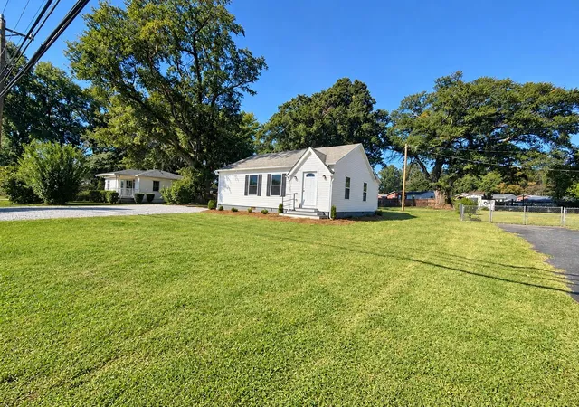 Photo 1 of Single family home for sale at 90 N Main St, Inman, SC 29349 | MLS# SPN343103 | Listing updated on 2026-10-27