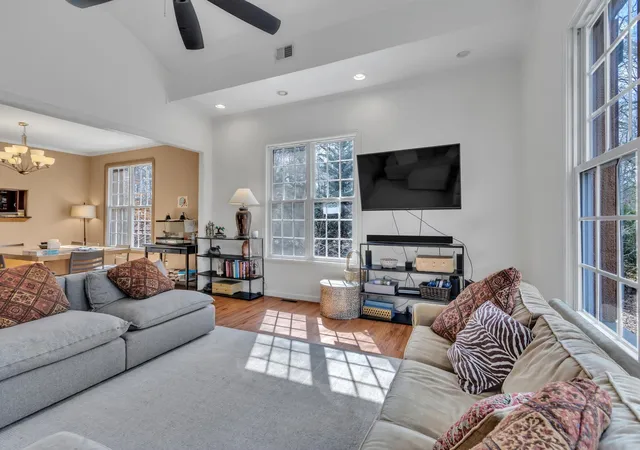 Photo 2 of Single family home for sale at 318 Saranac Dr, Spartanburg, SC 29307 | MLS# SPN343105 | Listing updated on 2026-10-27