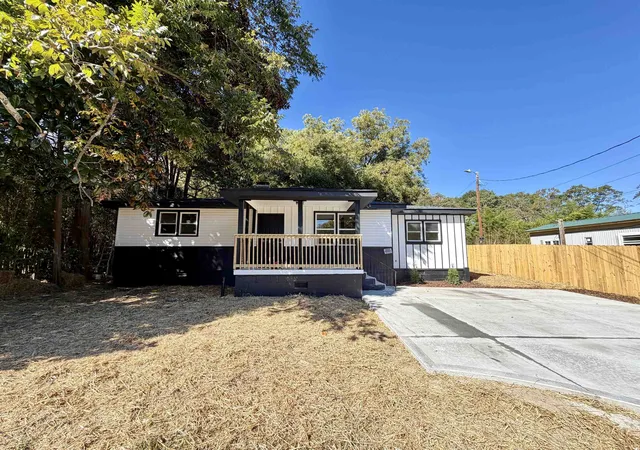 Photo 1 of Single family home for sale at 104b Williams St, Spartanburg, SC 29301 | MLS# SPN343129 | Listing updated on 2026-10-28