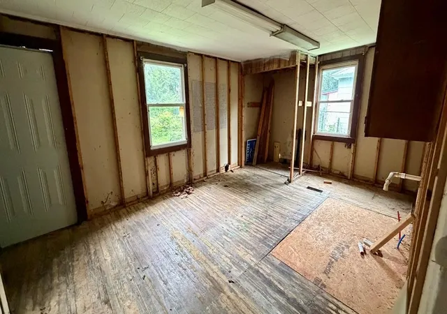Photo 3 of Single family home for sale at 310 Elm St, Gaffney, SC 29340 | MLS# SPN343145 | Listing updated on 2026-10-28