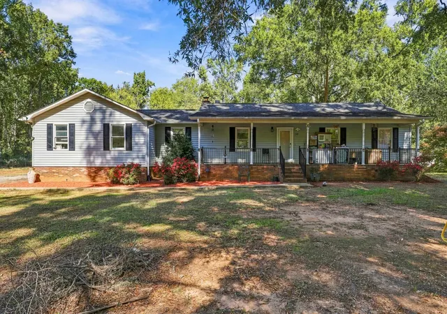 Single family home for sale at 241 Setzler Rd, Laurens, SC 29360 | MLS# SPN343156