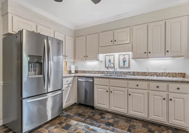 Photo 4 of Single family home for sale at 10 Four Mile Branch Ln, Spartanburg, SC 29302 | MLS# SPN343176 | Listing updated on 2026-10-29
