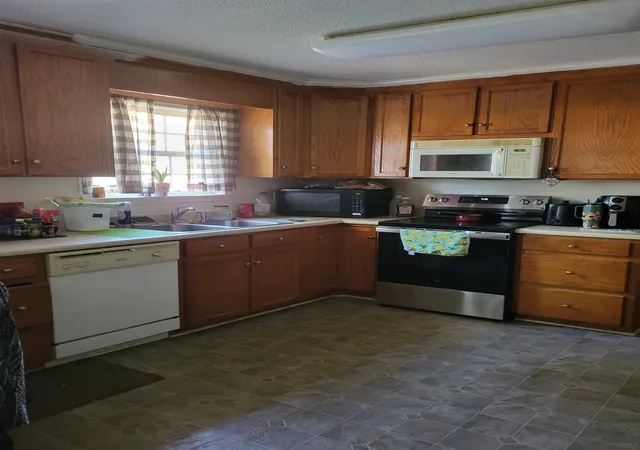 Photo 4 of House for sale at 326/328 Marlowe Rd, Boiling Springs, SC 29316 | MLS# SPN343185 | Listing updated on 2026-10-29