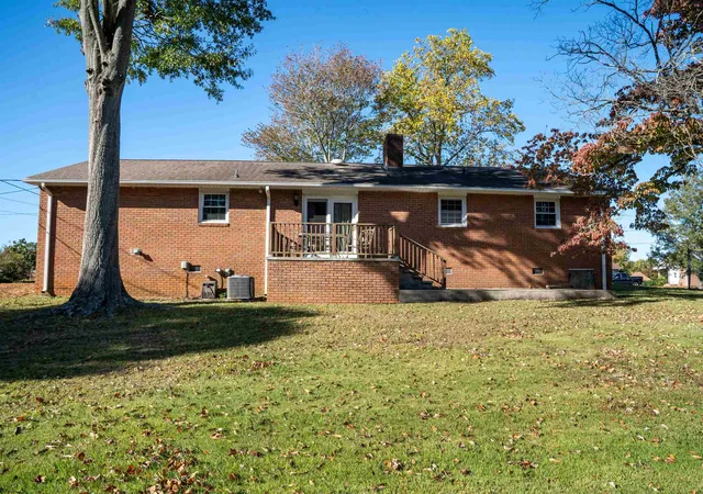 Photo 2 of Single family home for sale at 113 Convair Dr, Spartanburg, SC 29301 | MLS# SPN343211 | Listing updated on 2026-10-29