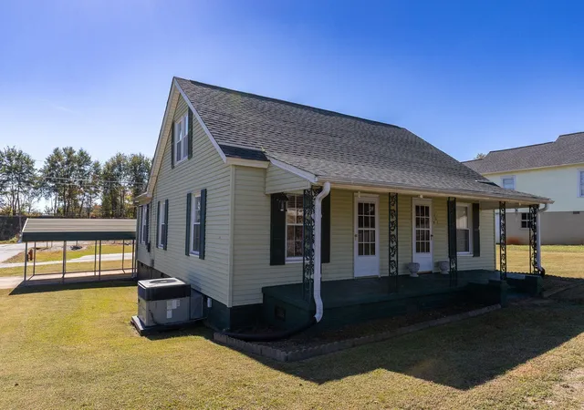 Photo 2 of Single family home for sale at 203 S 6th Street, Lockhart, SC 29364 | MLS# SPN343218 | Listing updated on 2026-10-29