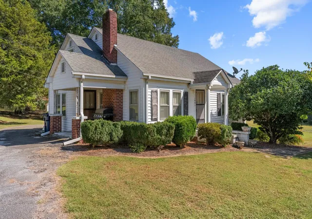 Photo 2 of Single family home for sale at 143 Academy St, Jonesville, SC 29353 | MLS# SPN343222 | Listing updated on 2026-10-29