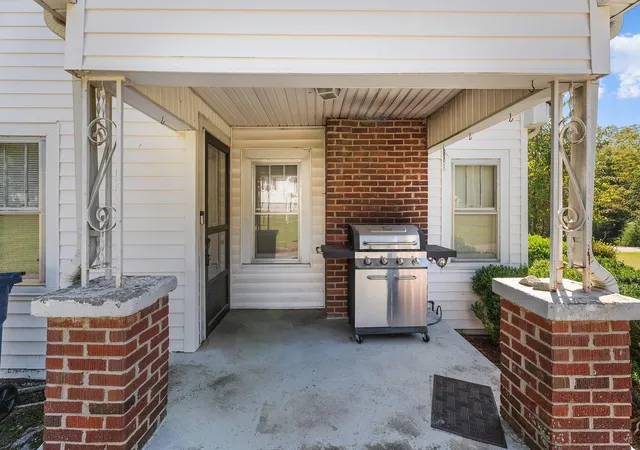 Photo 3 of Single family home for sale at 143 Academy St, Jonesville, SC 29353 | MLS# SPN343222 | Listing updated on 2026-10-29