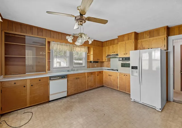 Photo 4 of Single family home for sale at 143 Academy St, Jonesville, SC 29353 | MLS# SPN343222 | Listing updated on 2026-10-29