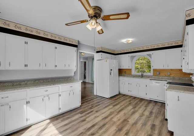 Photo 3 of Single family home for sale at 4331 Conrad Dr, Spartanburg, SC 29301 | MLS# SPN343224 | Listing updated on 2026-10-29