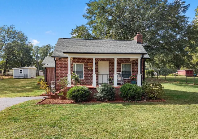 Photo 3 of Single family home for sale at 1035 Old Spartanburg Hwy, Lyman, SC 29365 | MLS# SPN343267 | Listing updated on 2026-10-30