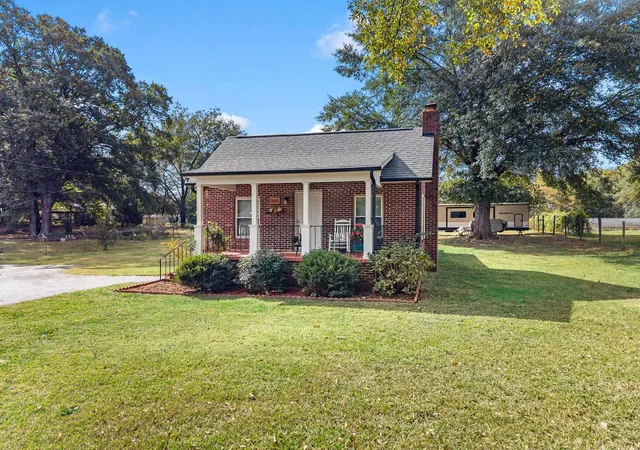 Photo 4 of Single family home for sale at 1035 Old Spartanburg Hwy, Lyman, SC 29365 | MLS# SPN343267 | Listing updated on 2026-10-30