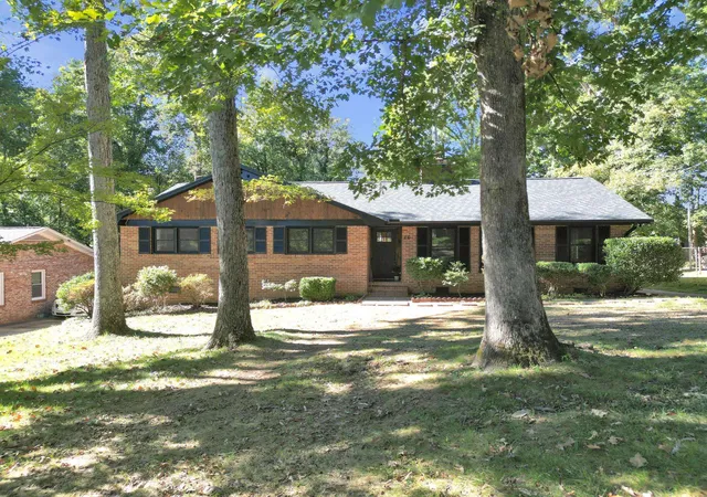 Single family home for sale at 26 Pine Crk Ct, Greenville, SC 29605 | MLS# SPN343299