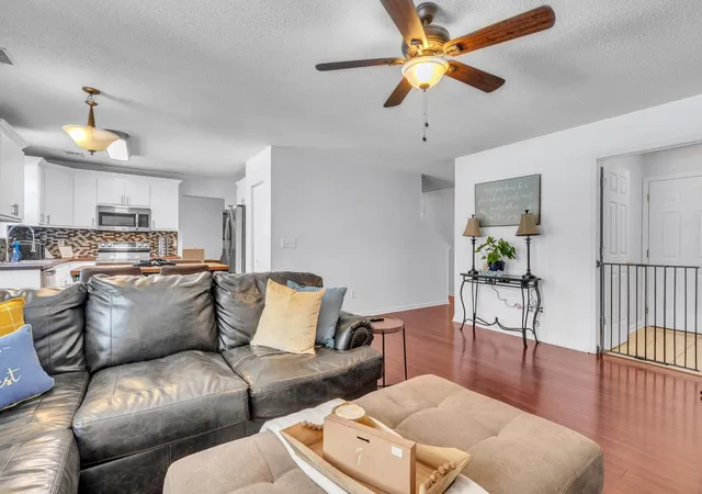 Photo 2 of Single family home for sale at 15 Willow Bnd Dr, Taylors, SC 29687 | MLS# SPN343330 | Listing updated on 2026-10-30