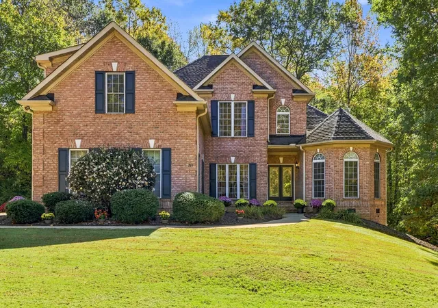Single family home for sale at 211 Hillsboro Tr, Spartanburg, SC 29301 | MLS# SPN343337