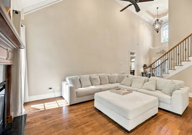 Photo 3 of Single family home for sale at 211 Hillsboro Tr, Spartanburg, SC 29301 | MLS# SPN343337 | Listing updated on 2026-10-30