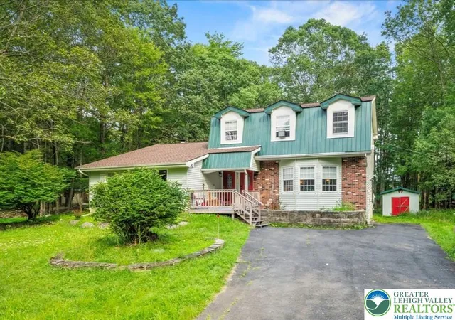Photo 1 of Single family home for sale at 2102 Woodland Ct, Pocono Summit, PA 18346 | MLS# 767329 | Listing updated on 2025-10-30