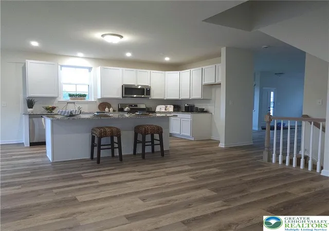 5th image of 625 Fountain View Cir #10, Upper Macungie Twp, PA 18104 | MLS# 739372