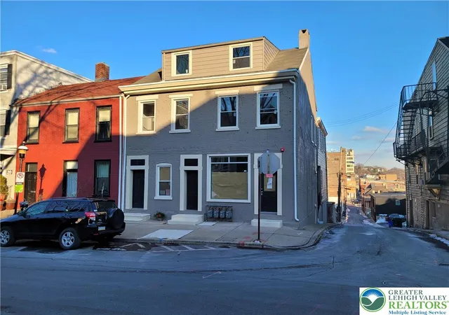 Homes for sale in Easton, PA | 26 S 5th St, Easton, PA 18042 | MLS# 756267