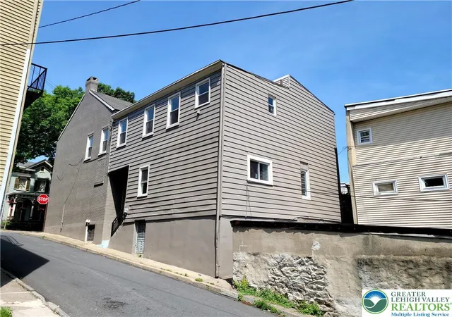 Homes for sale in Easton, PA | 26 S 5Th St, Easton, PA 18042 | MLS# 756267