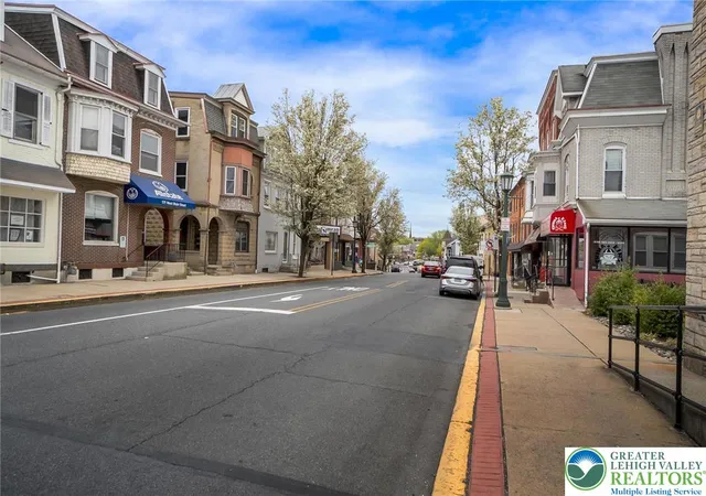 Photo 3 of Sale Pending at 164 W Main St, Kutztown, PA 19530 | MLS# 756495 | Listing updated on 2026-08-27