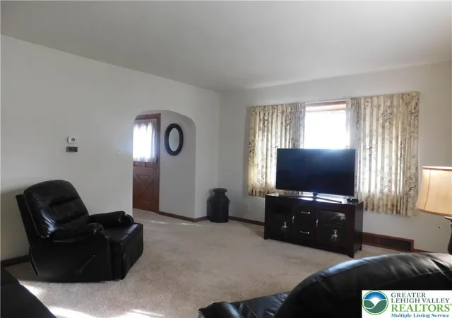 5th image of 3023 Middletown Rd, Bethlehem, PA 18020 | MLS# 759231