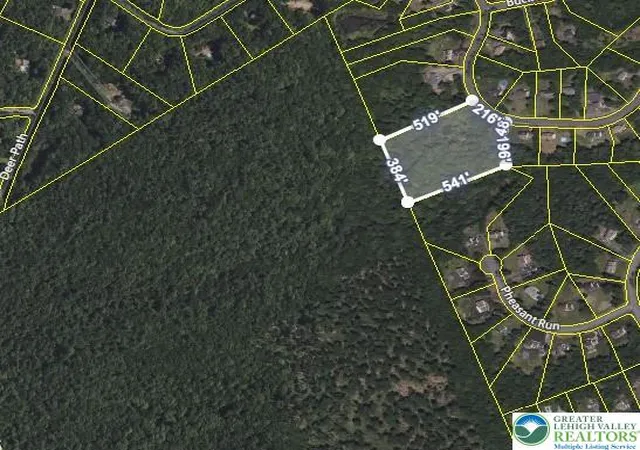 2nd image of 1052 Bear Swamp Rd, East Stroudsburg, PA 18302 | MLS# 759368