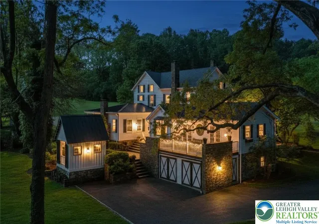 Homes for sale in Middle Smithfield Twp, PA | 282 Crabapple Ln, Middle Smithfield Twp, PA 18302 | MLS# 759389