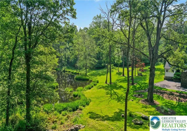 Homes for sale in Middle Smithfield Twp, PA | 282 Crabapple Ln, Middle Smithfield Twp, PA 18302 | MLS# 759389