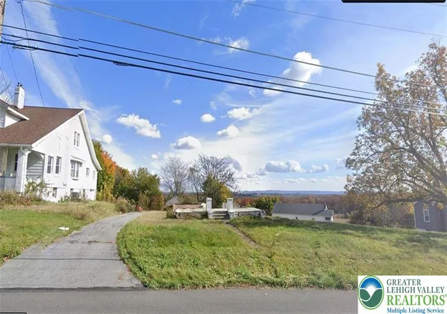 Homes for sale in Wind Gap, PA | 6366 Sullivan Trl, Wind Gap, PA 18091 | MLS# 759550