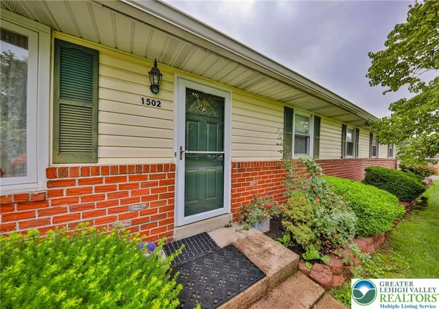 3rd image of 1502 2Nd St, Bethlehem City, PA 18020 | MLS# 760033
